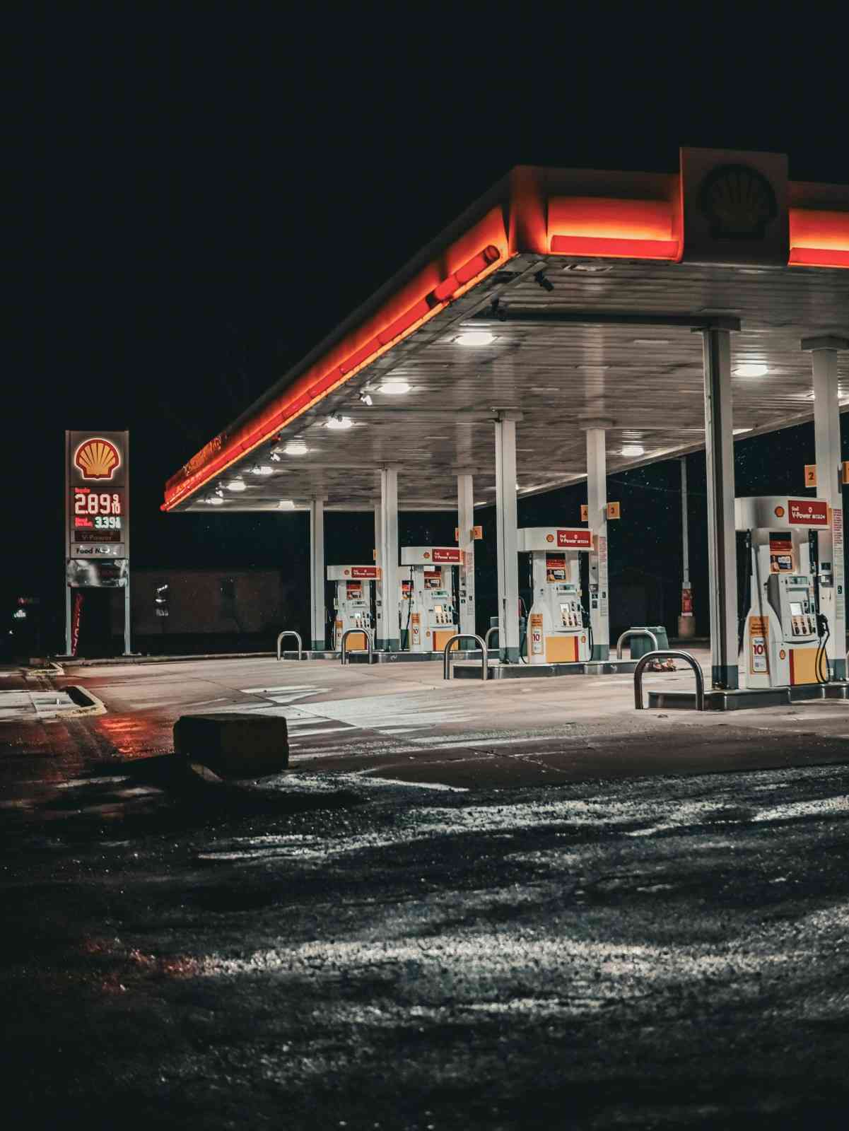 What You Need to Know About Investing in Gas Station Real Estate 